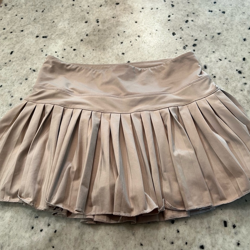 Chic Pleated Beige Mini Skirt